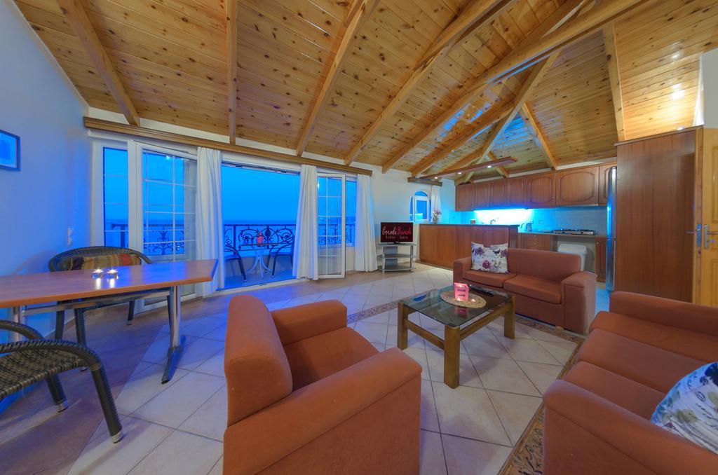 Corali Beach Tsilivi  Bilik gambar